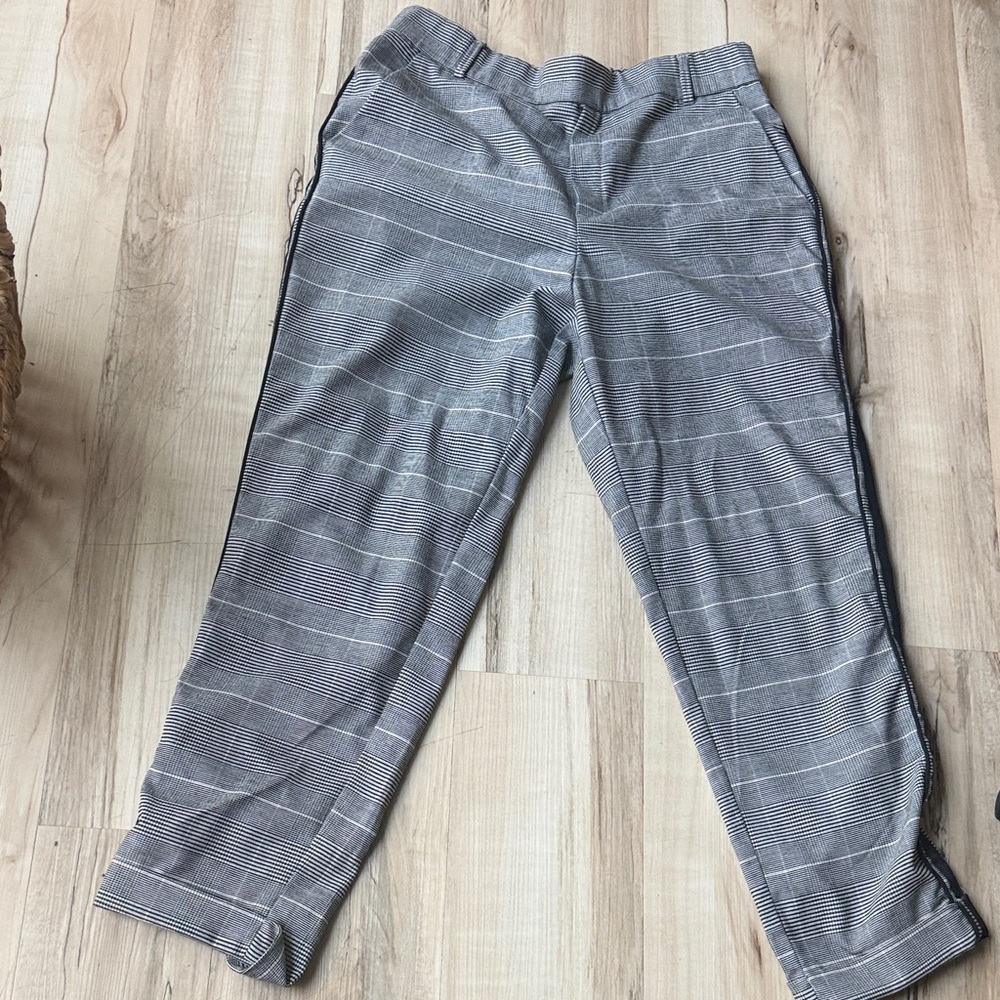 Zara Women’s  Gray Checkered Pants